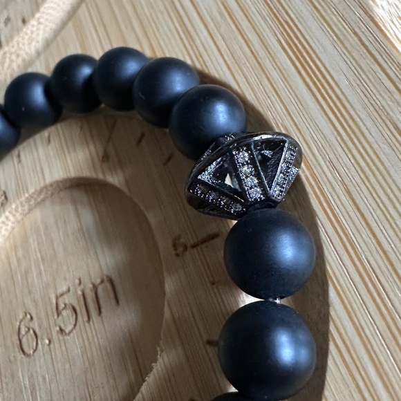 Matte 8mm Onyx Stretch Bracelet w/ Black Pave Crystal Saucer Spacer - Picture 7 of 8